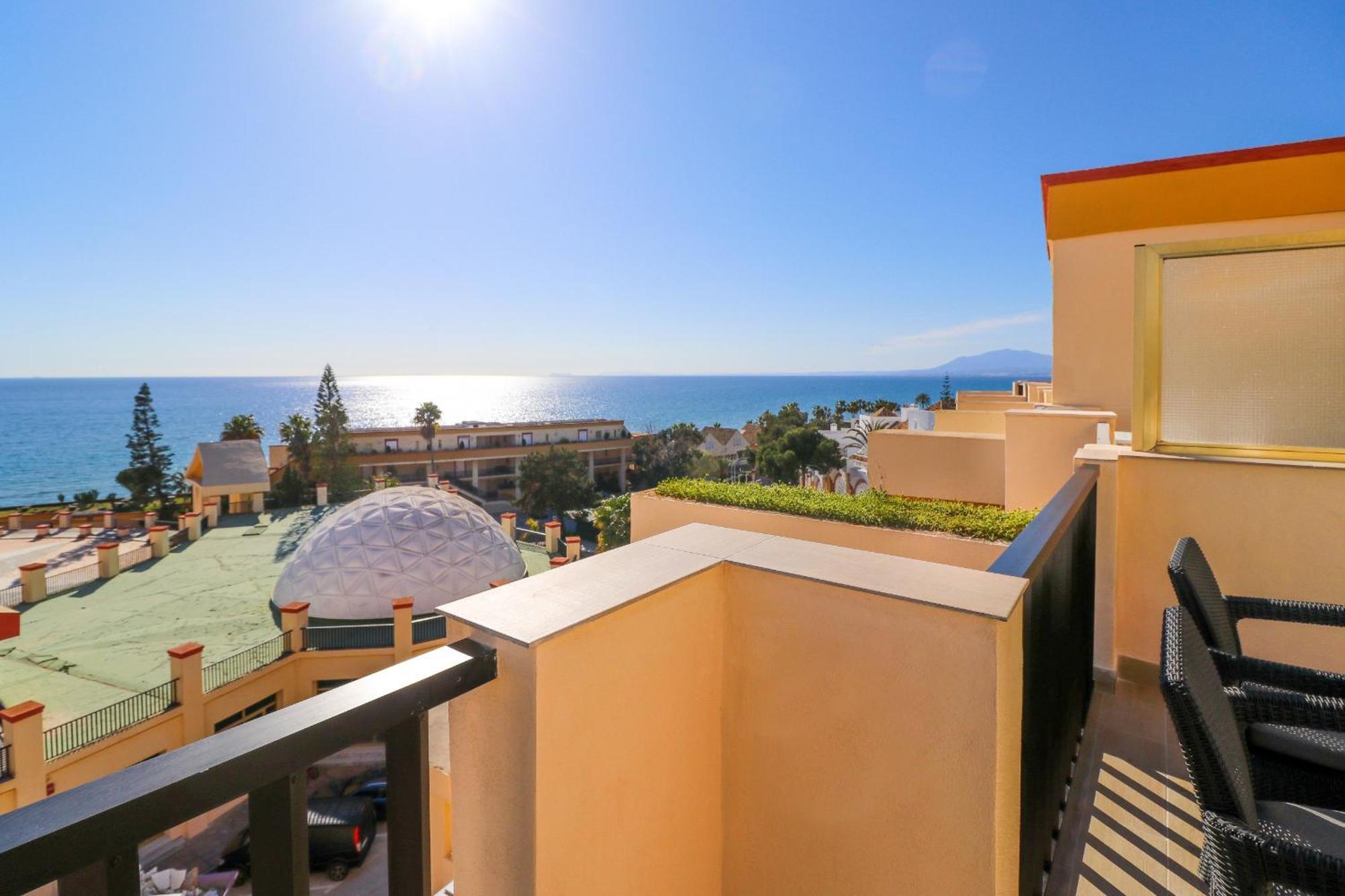 Romana Playa Apartment By The Beach Marbella Exterior photo