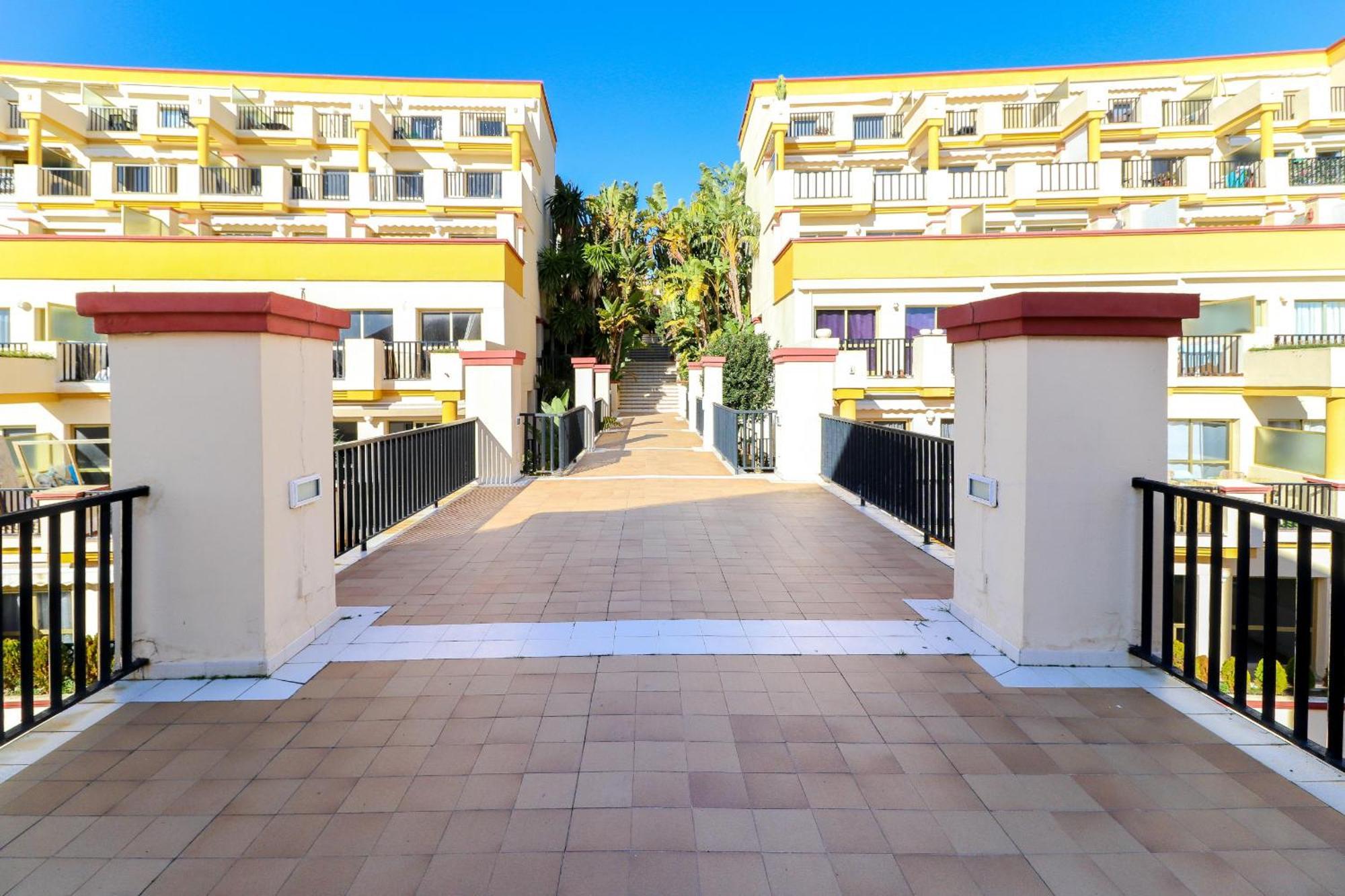 Romana Playa Apartment By The Beach Marbella Exterior photo